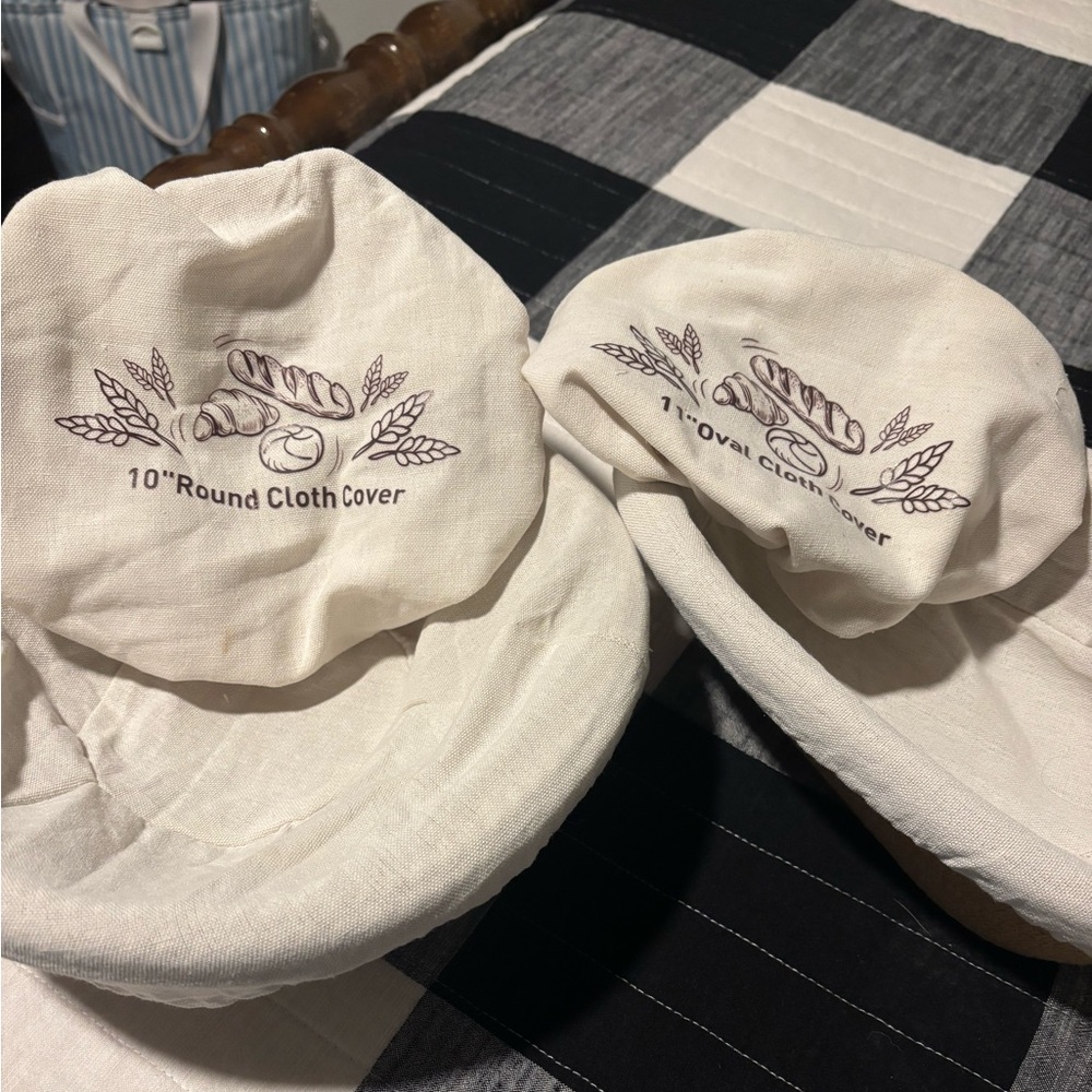 Proofing baskets with cloth covers